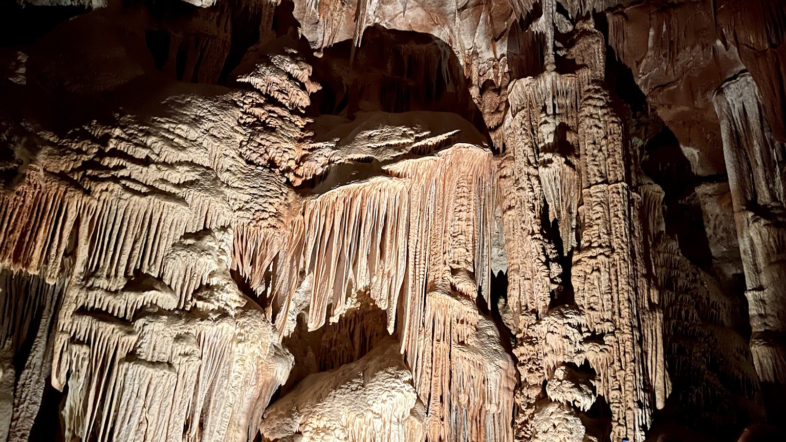 The draperies and formations inside Aven d'Orgnac
